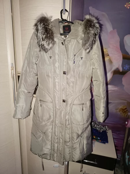 Женские вещи 42-44 размера.