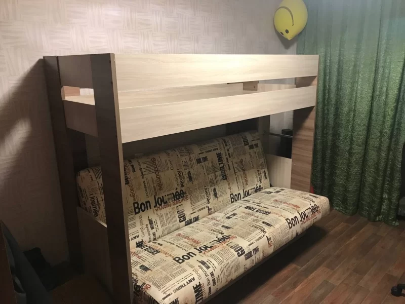 Двухъярусная кровать